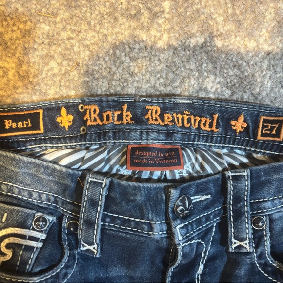 2 pairs of Rock Revival Jeans - Picture 3 of 5